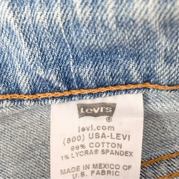 Y2k Levi’s flare denim light wash jeans